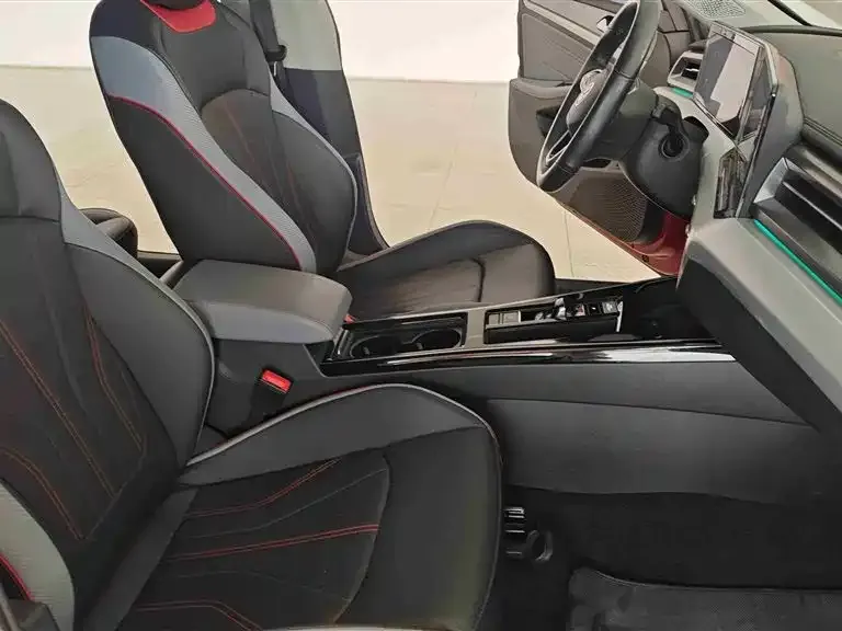 Volkswagen Lamando 2024 из CN, фото 8