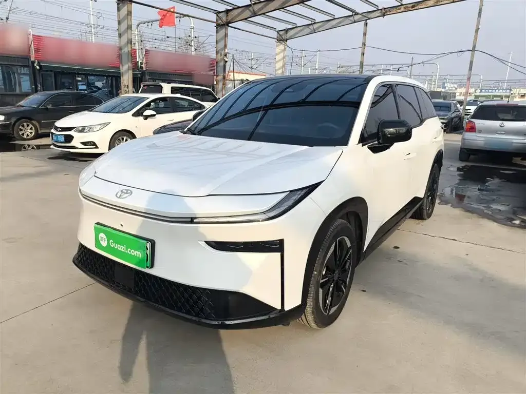 Toyota Platinum 3X 2025 из CN, фото 7