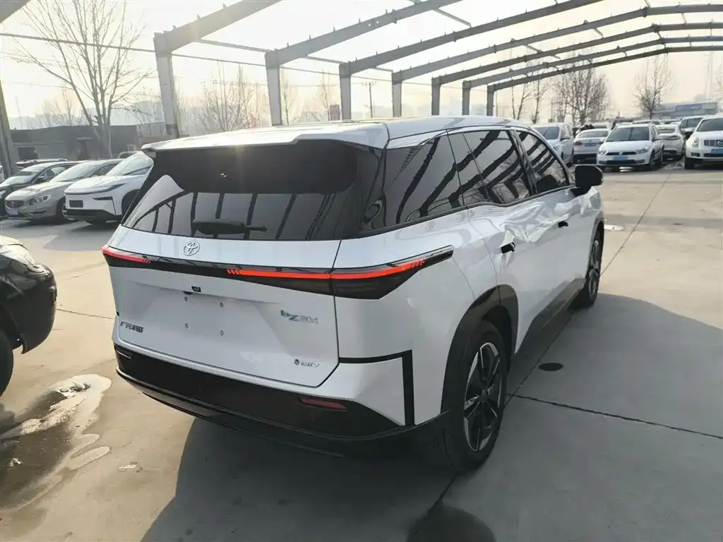 Toyota Platinum 3X 2025 из CN, фото 10