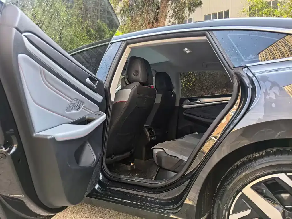 Volkswagen Lamando 2023 из CN, фото 8