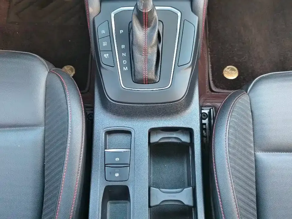 Ford Focus 2023 из CN, фото 7