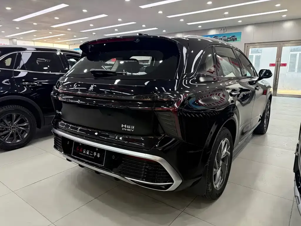 Hongqi HS3 PHEV — фото 2