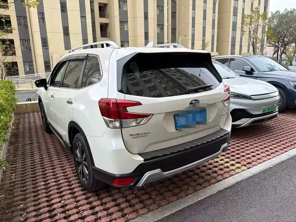 Subaru Forester — фото 8