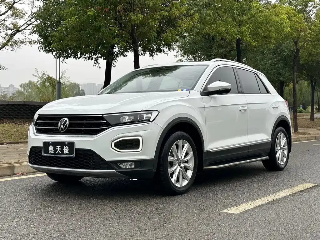 Volkswagen T-Roc — фото 1