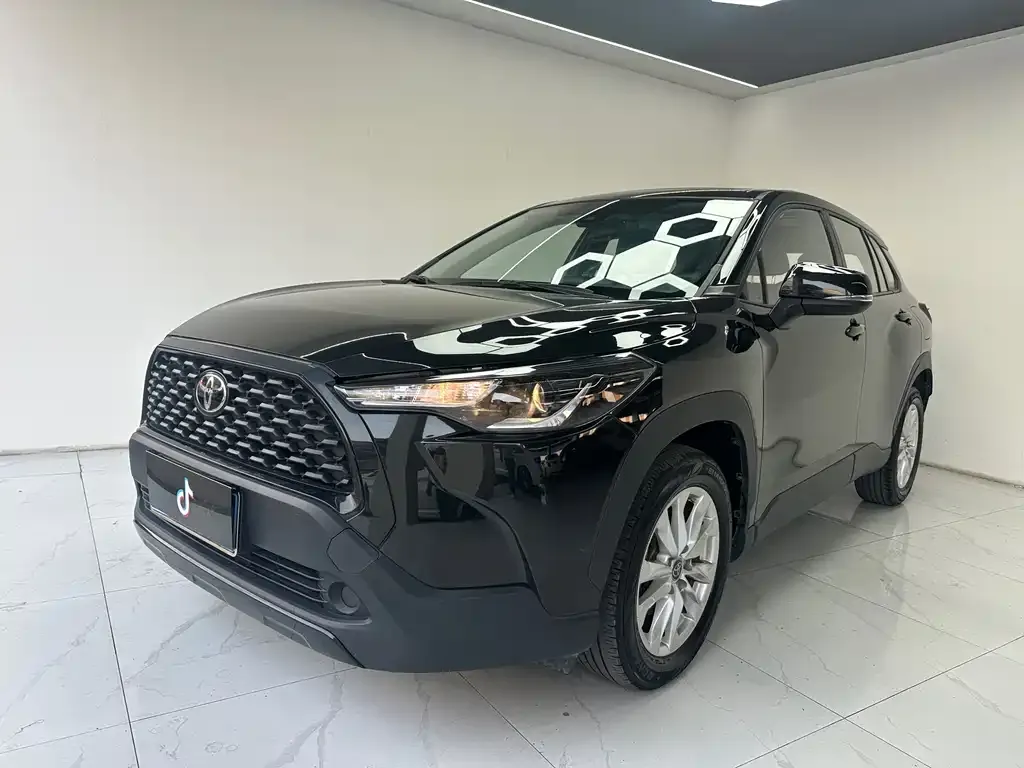 Toyota Corolla Cross 2023 из CN, фото 1