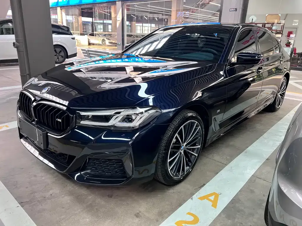 BMW 5 Series — фото 1