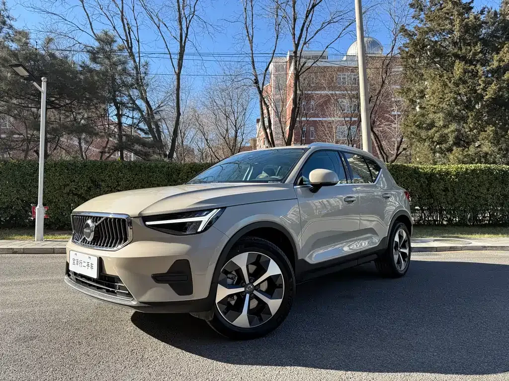 Volvo XC40 2024 из CN, фото 1