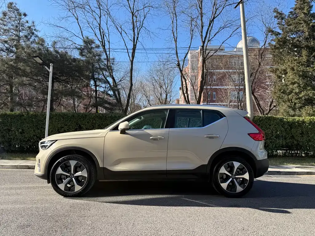 Volvo XC40 2024 из CN, фото 8