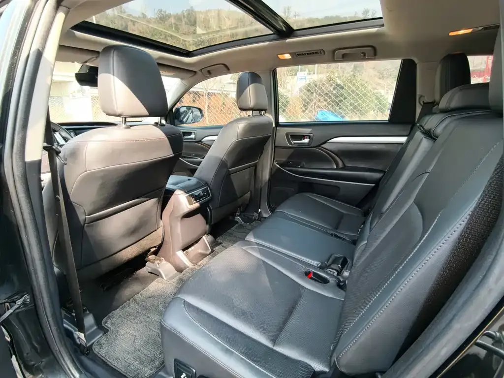 Toyota Highlander — фото 2