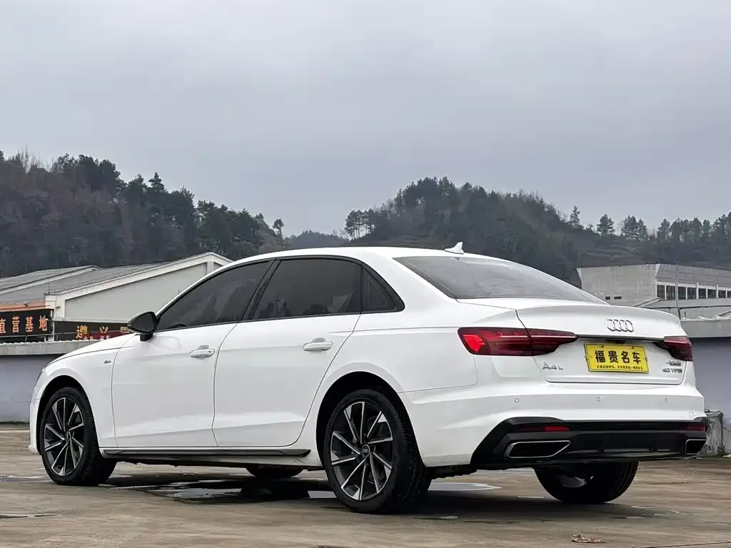 Audi A4L 2023 из CN, фото 3