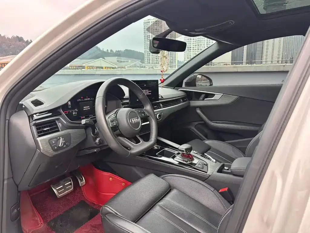 Audi A4L 2023 из CN, фото 4