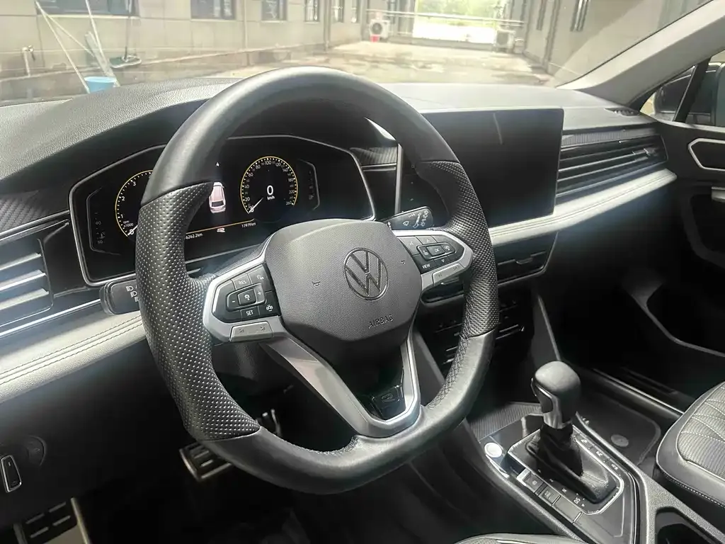 Volkswagen Tiguan L 2024 из CN, фото 3