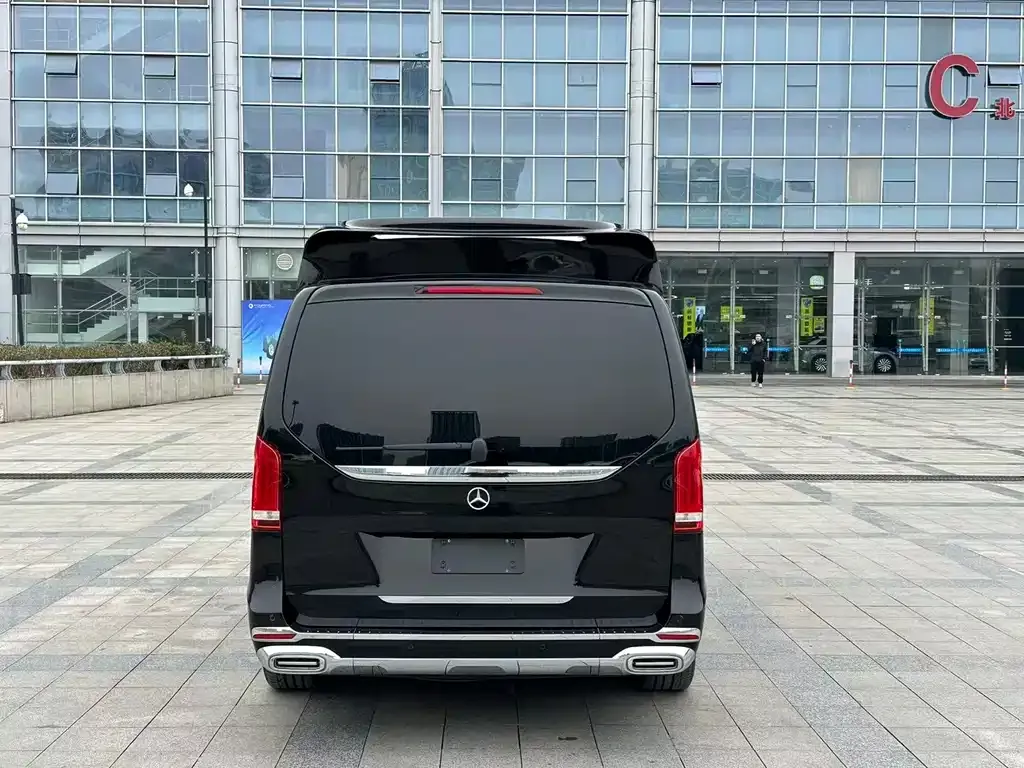 Mercedes-Benz V-Class 2024 из CN, фото 2