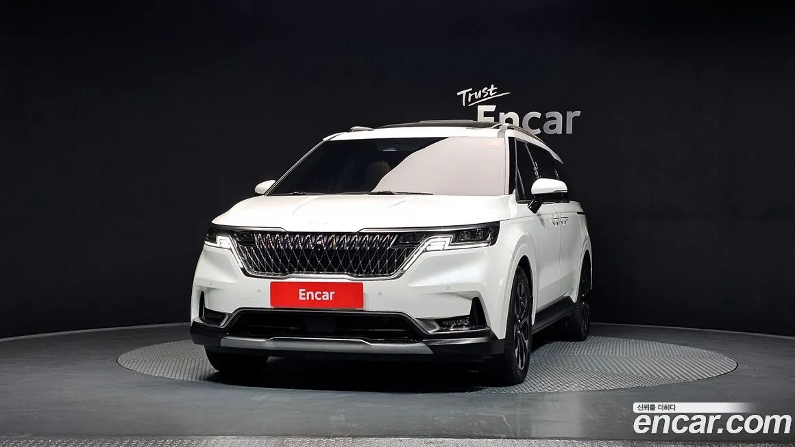 Kia Carnival — фото 10