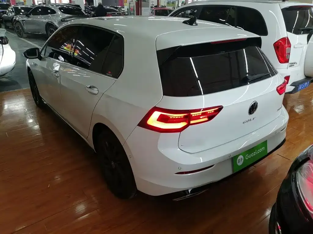 Volkswagen Golf 2023 из CN, фото 8