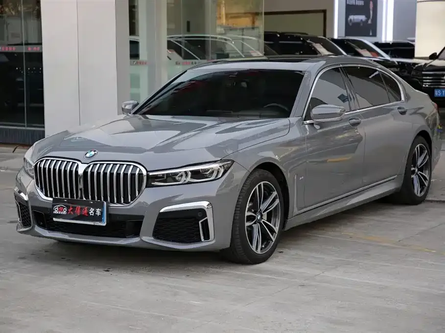 BMW 7 Series — фото 1