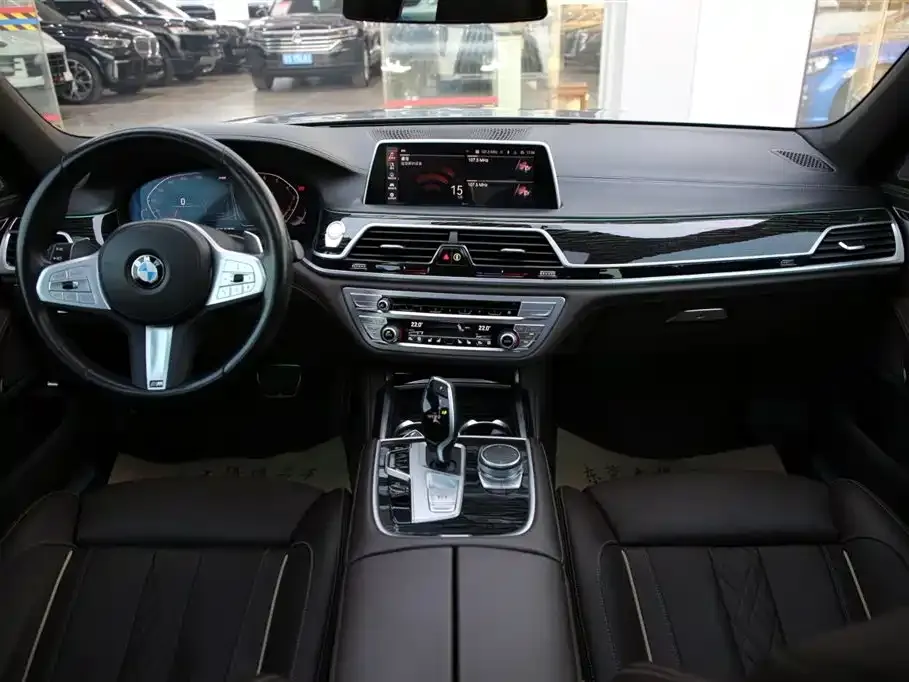 BMW 7 Series — фото 3