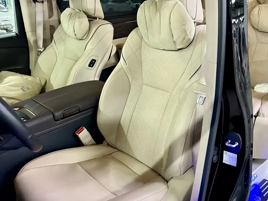 Toyota Alphard 2024 из CN, фото 2