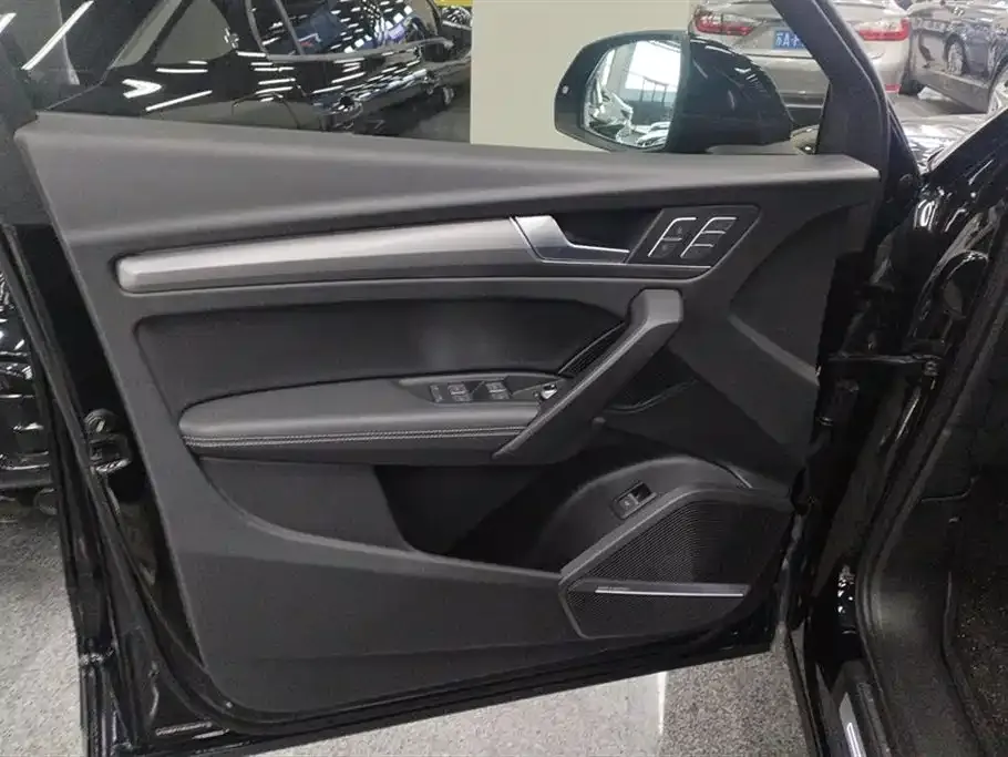 Audi Q5L 2024 из CN, фото 4