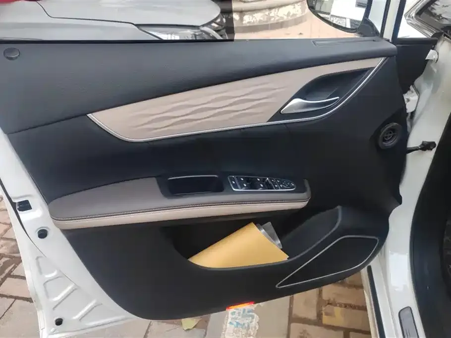 BYD MAX New Energy 2022 из CN, фото 2