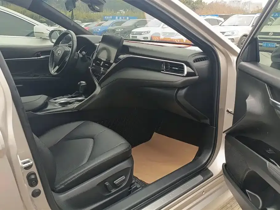 Toyota Camry 2021 из CN, фото 2