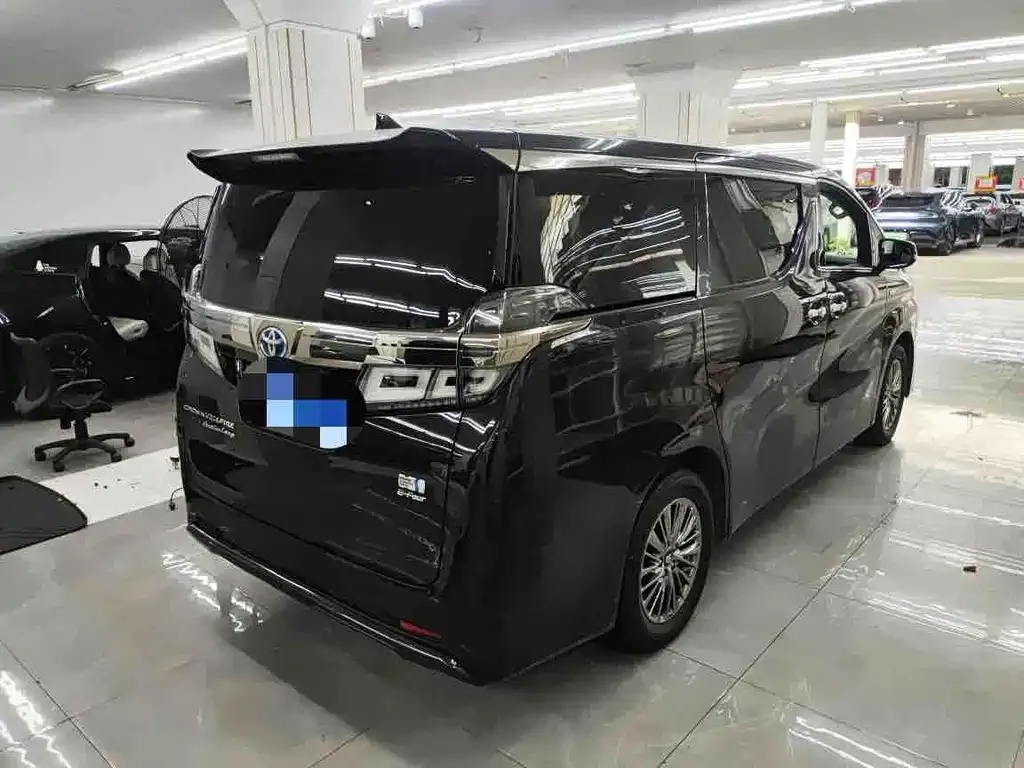 Toyota Vellfire — фото 6
