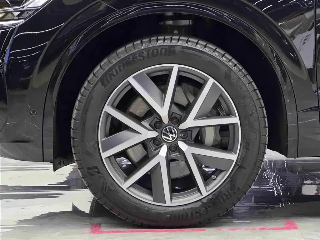 Volkswagen Touareg 2025 из CN, фото 6