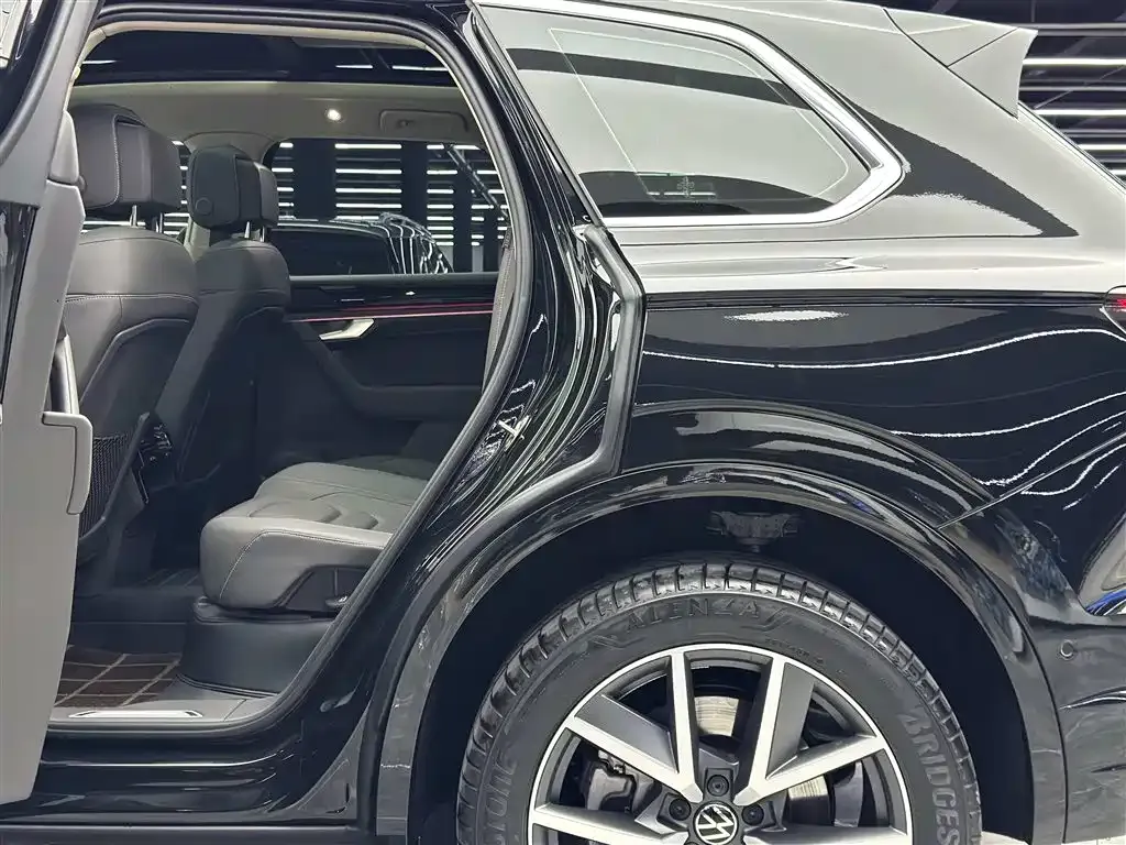 Volkswagen Touareg 2025 из CN, фото 7