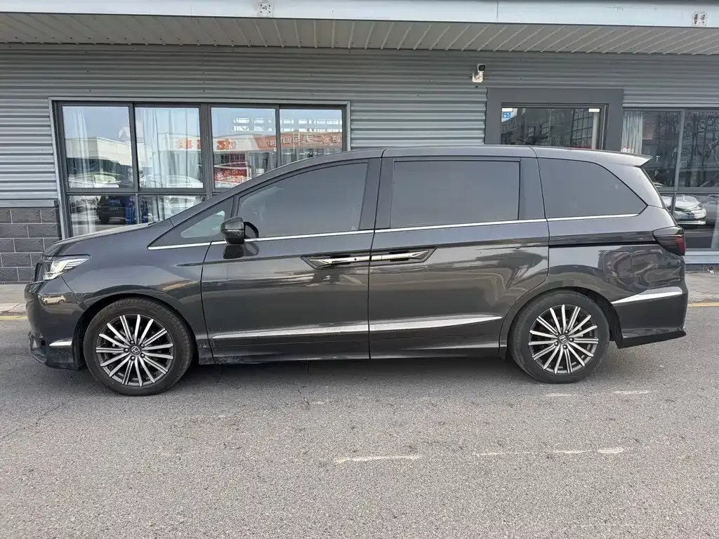 Honda Elysion 2022 из CN, фото 6