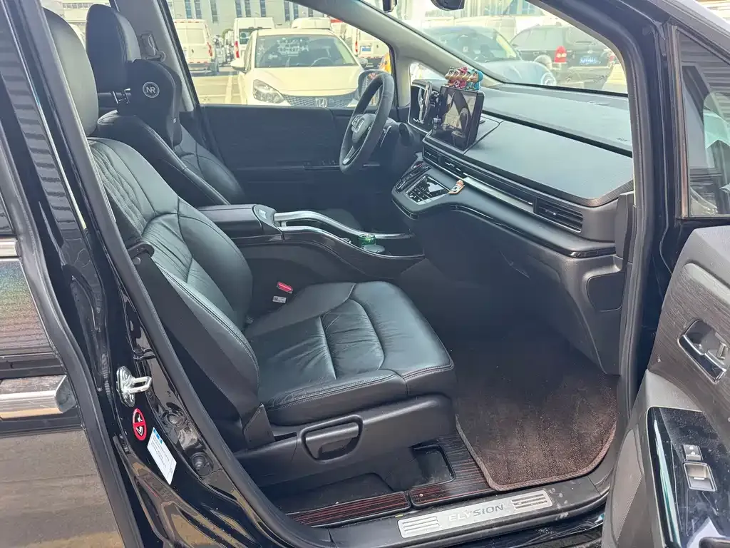 Honda Elysion 2022 из CN, фото 10