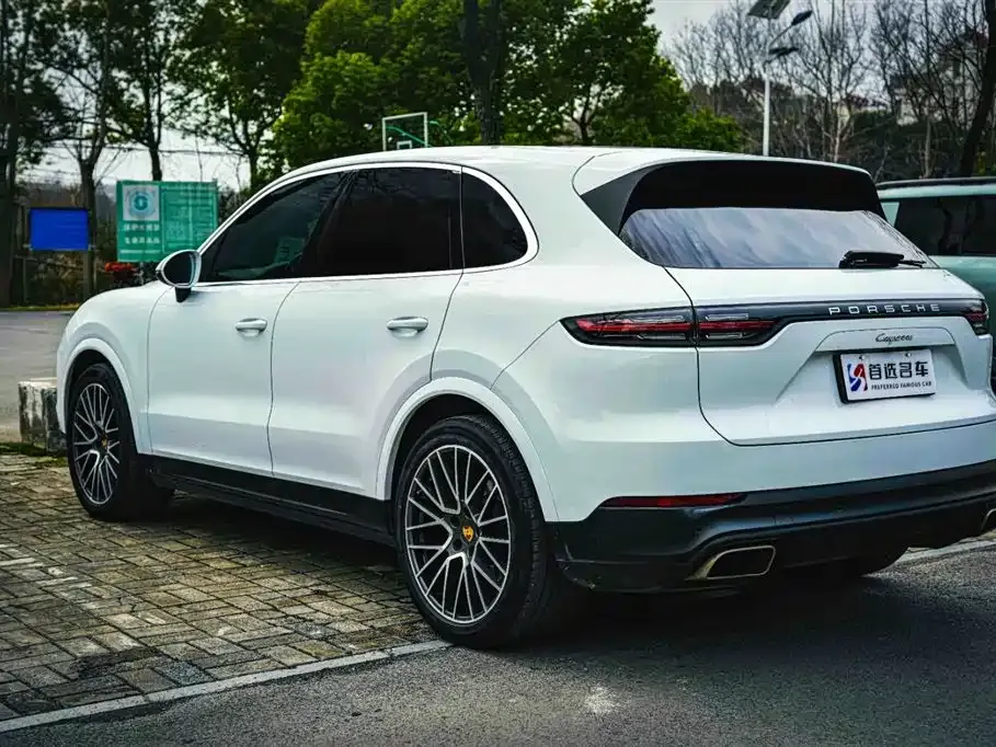 Porsche Cayenne — фото 2