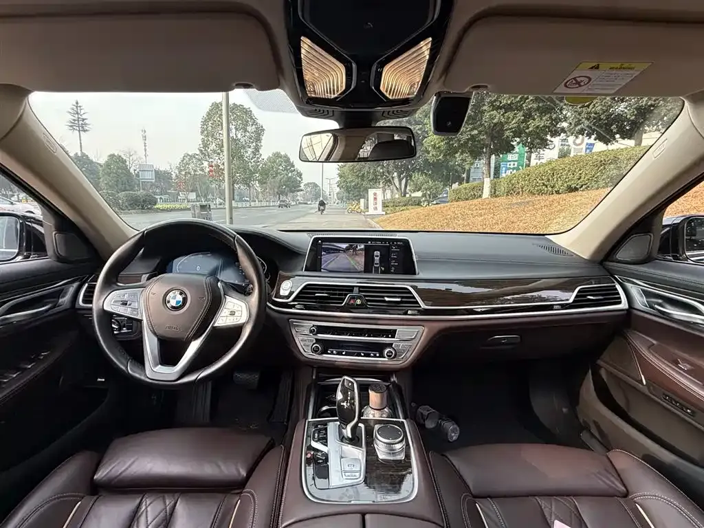 BMW 7 Series 2023 из CN, фото 6