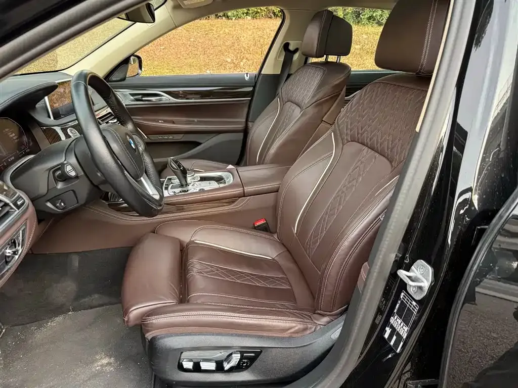 BMW 7 Series 2023 из CN, фото 3