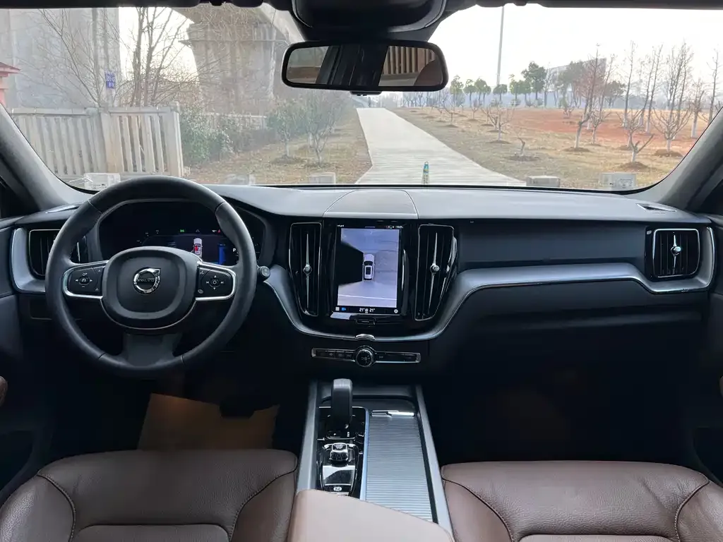 Volvo XC60 2025 из CN, фото 2