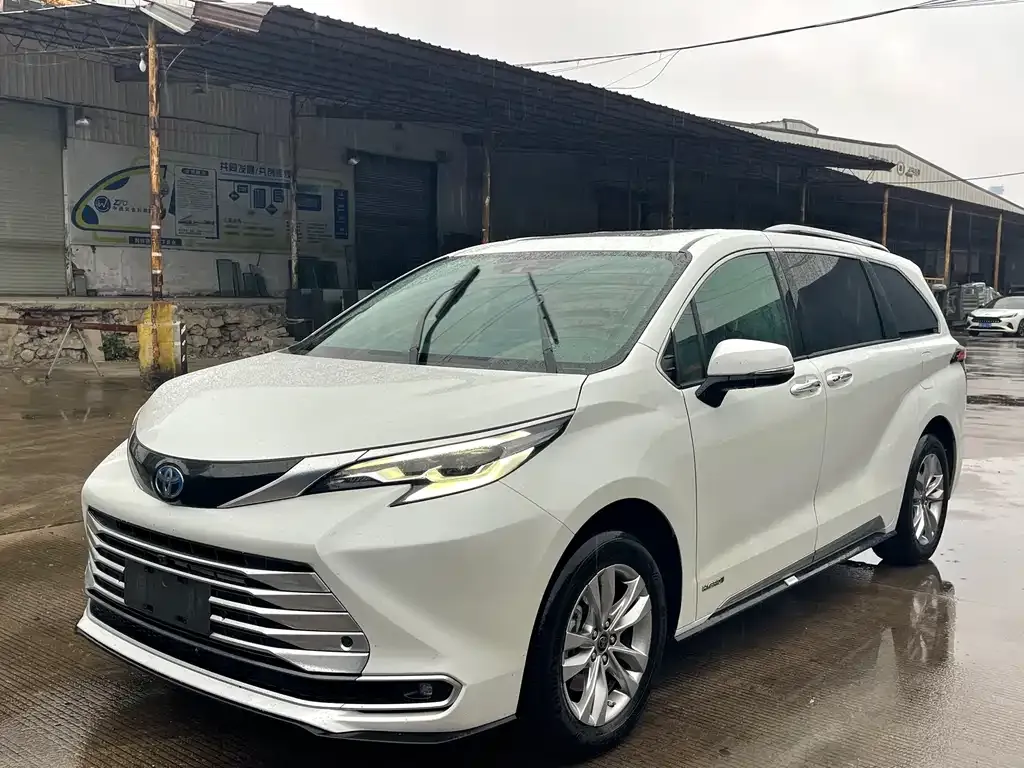 Toyota Sienna 2022 из CN, фото 1