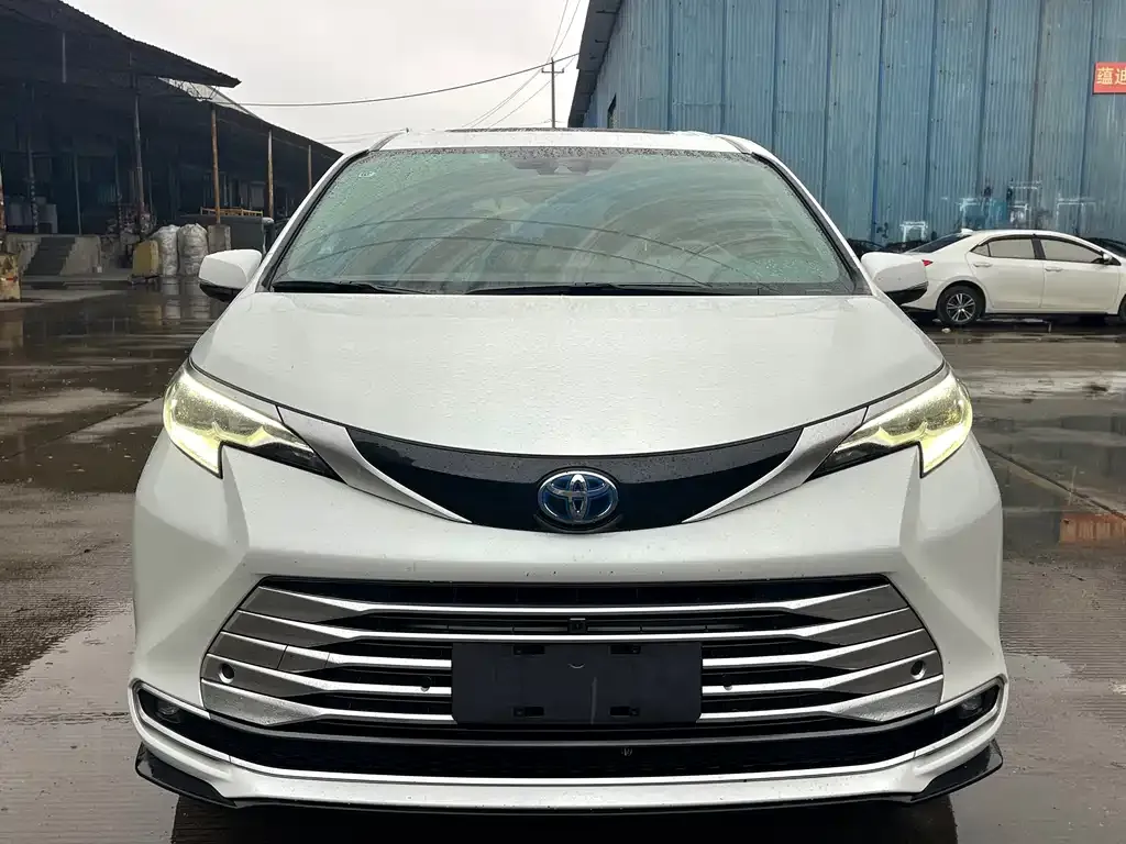 Toyota Sienna 2022 из CN, фото 6