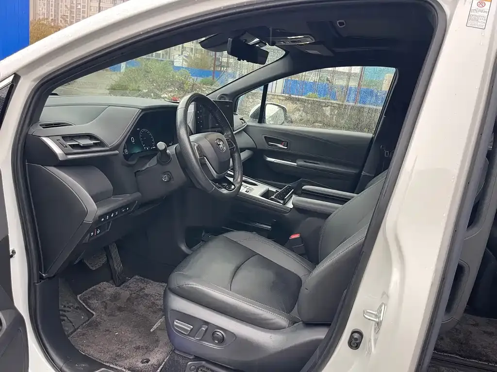 Toyota Sienna 2022 из CN, фото 5