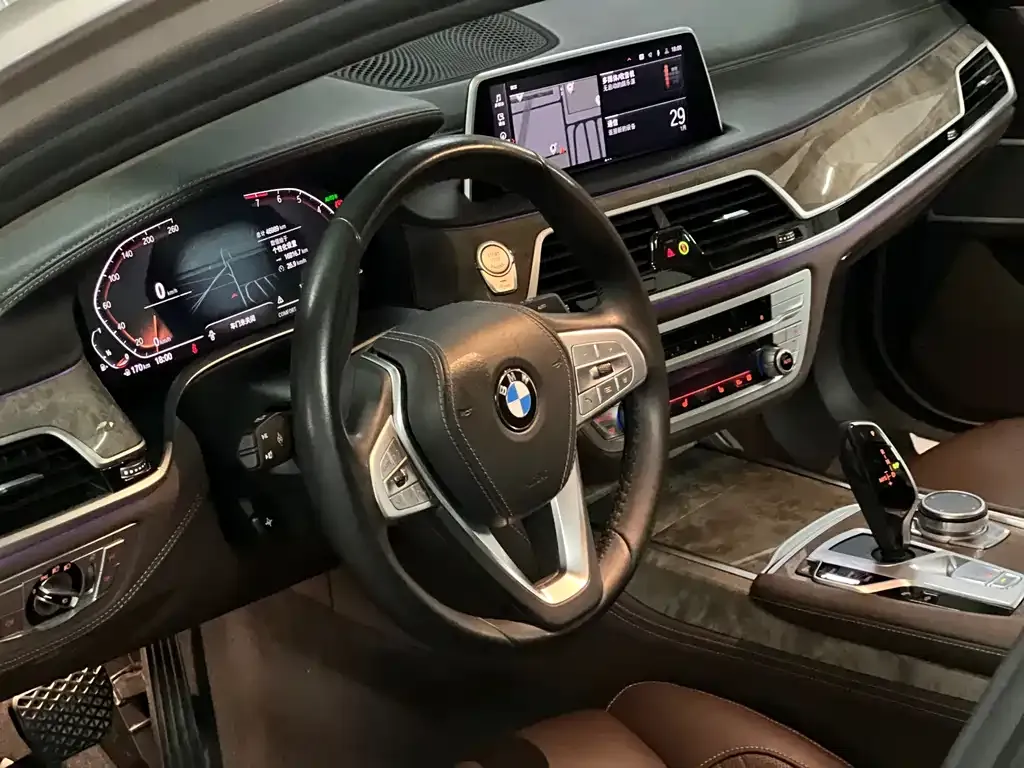 BMW 7 Series 2022 из CN, фото 3
