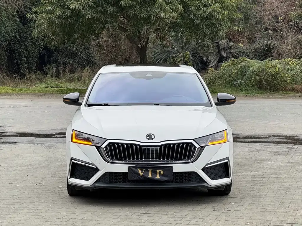 Skoda Octavia — фото 5