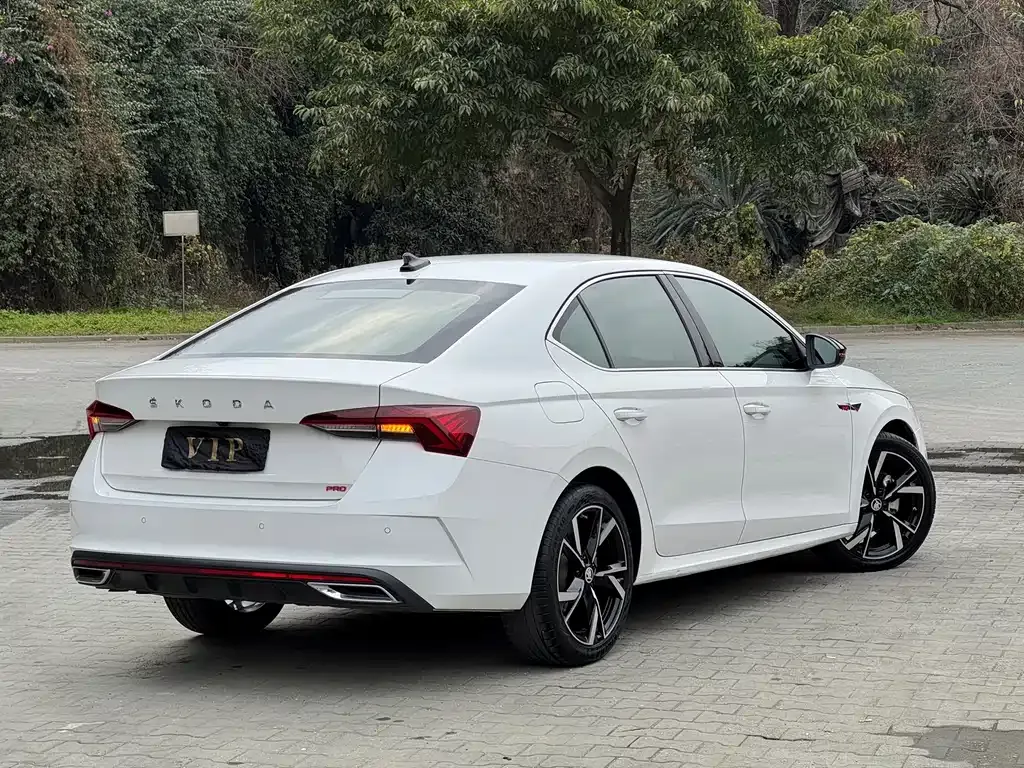 Skoda Octavia — фото 7