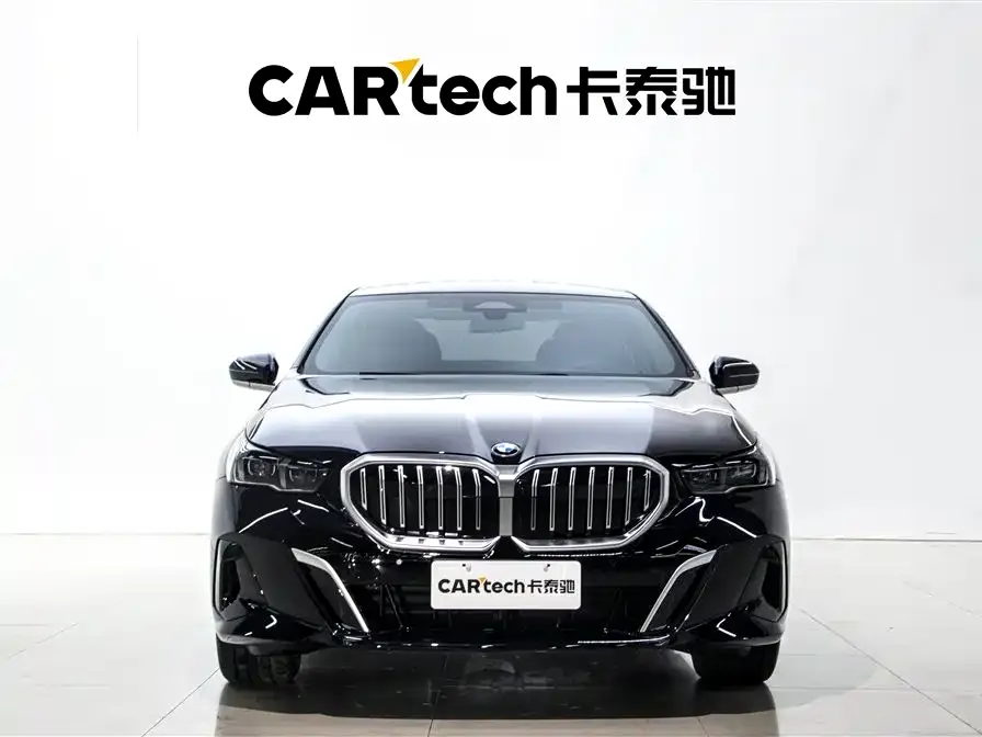 BMW 5 Series 2025 из CN, фото 6