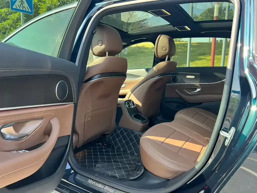 Mercedes-Benz E-Class 2023 из CN, фото 3
