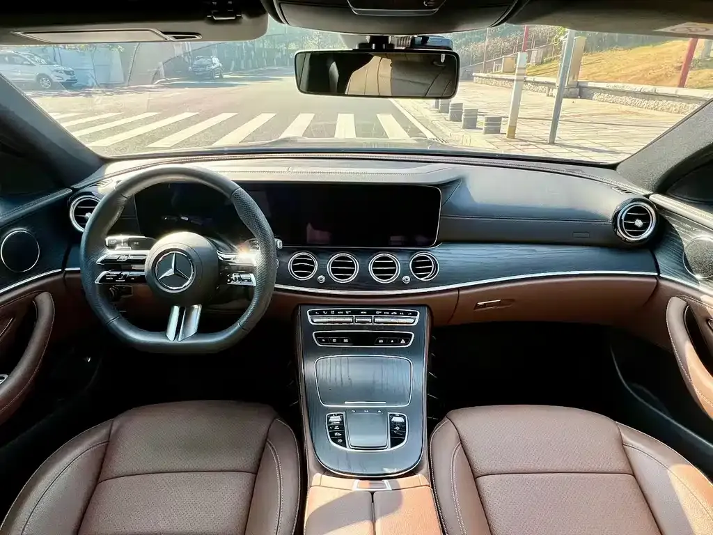 Mercedes-Benz E-Class 2023 из CN, фото 2