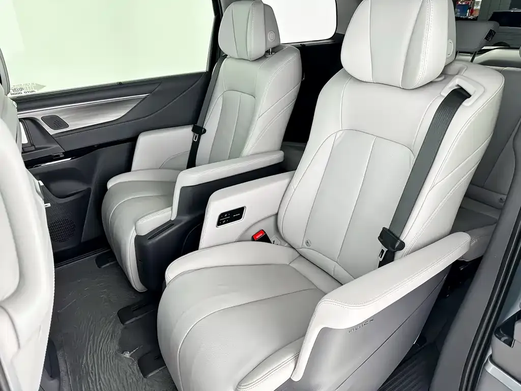 Buick GL8 2024 из CN, фото 10