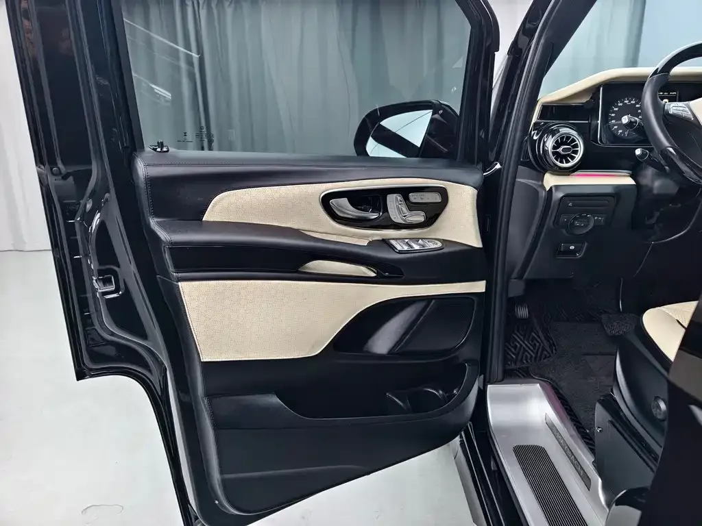 Mercedes-Benz Vito 2023 из CN, фото 8