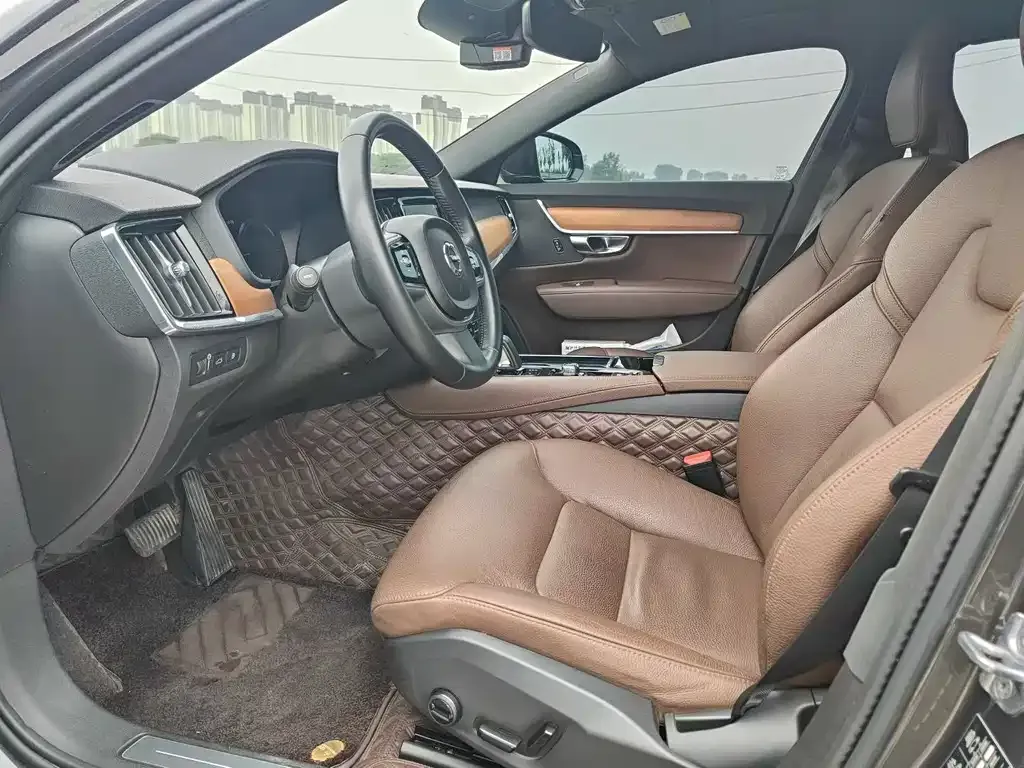 Volvo S90 PHEV 2021 из CN, фото 5