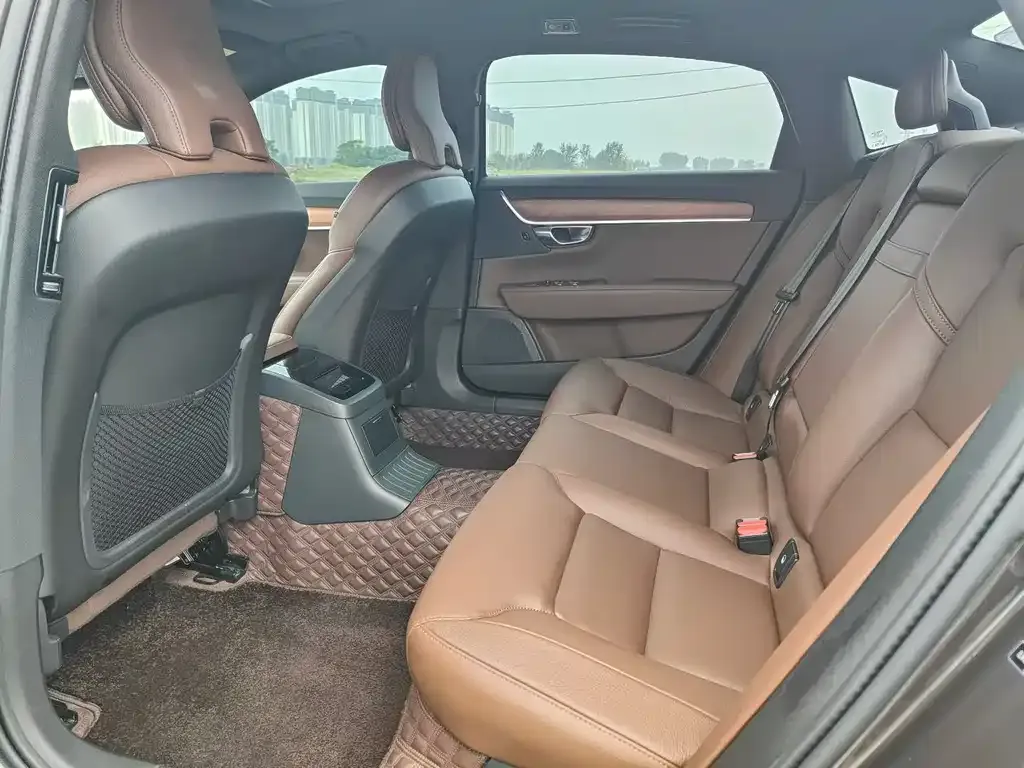 Volvo S90 PHEV 2021 из CN, фото 6