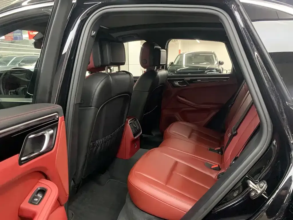 Porsche Macan 2023 из CN, фото 3