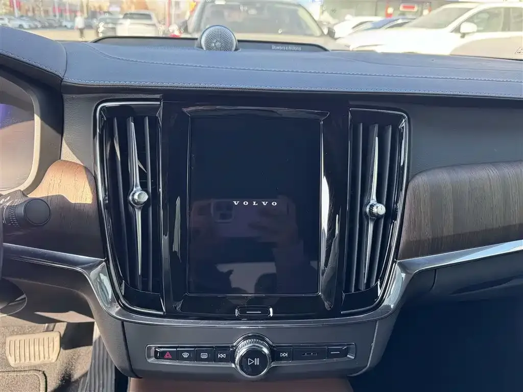 Volvo S90 — фото 2