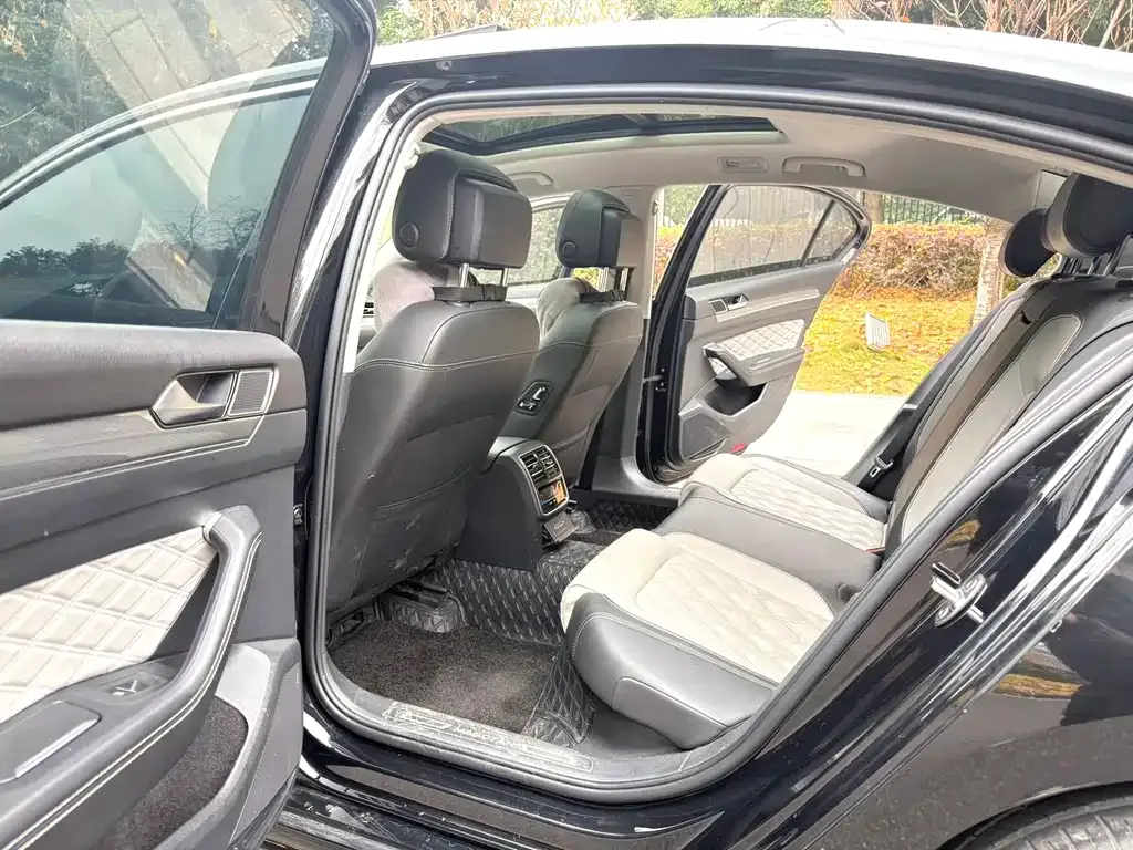 Volkswagen Magotan 2023 из CN, фото 8